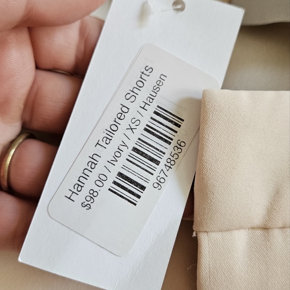 HEMLINE HAUSEN Hannah Tailored Shorts In Cream. Size XS NWT - Picture 12 of 15